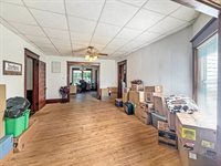 401 South Chestnut Street, Shannon, IL 61078