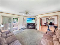 401 South Chestnut Street, Shannon, IL 61078