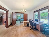 401 South Chestnut Street, Shannon, IL 61078