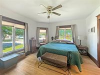 401 South Chestnut Street, Shannon, IL 61078