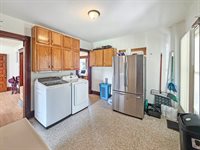 401 South Chestnut Street, Shannon, IL 61078