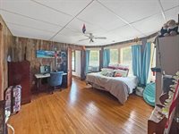 401 South Chestnut Street, Shannon, IL 61078