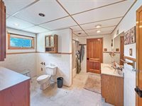 401 South Chestnut Street, Shannon, IL 61078