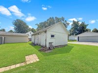 401 South Chestnut Street, Shannon, IL 61078