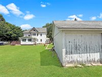 401 South Chestnut Street, Shannon, IL 61078