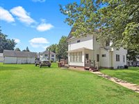 401 South Chestnut Street, Shannon, IL 61078