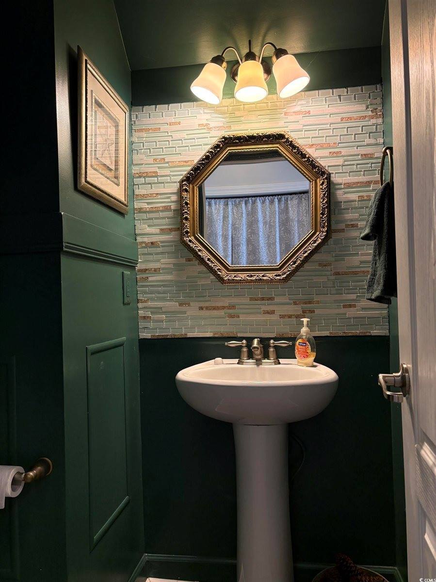 1012 Fairway Ln., Conway, SC 29526