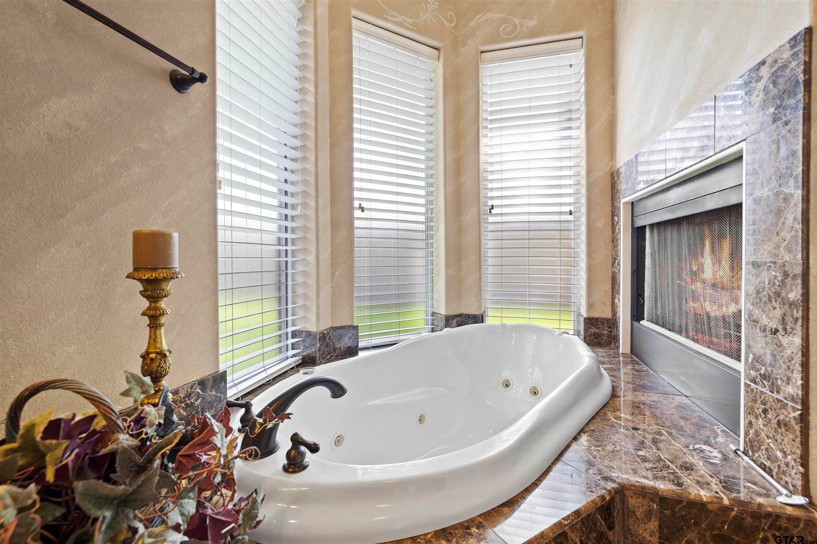 614 Court Crest, Tyler, TX 75703