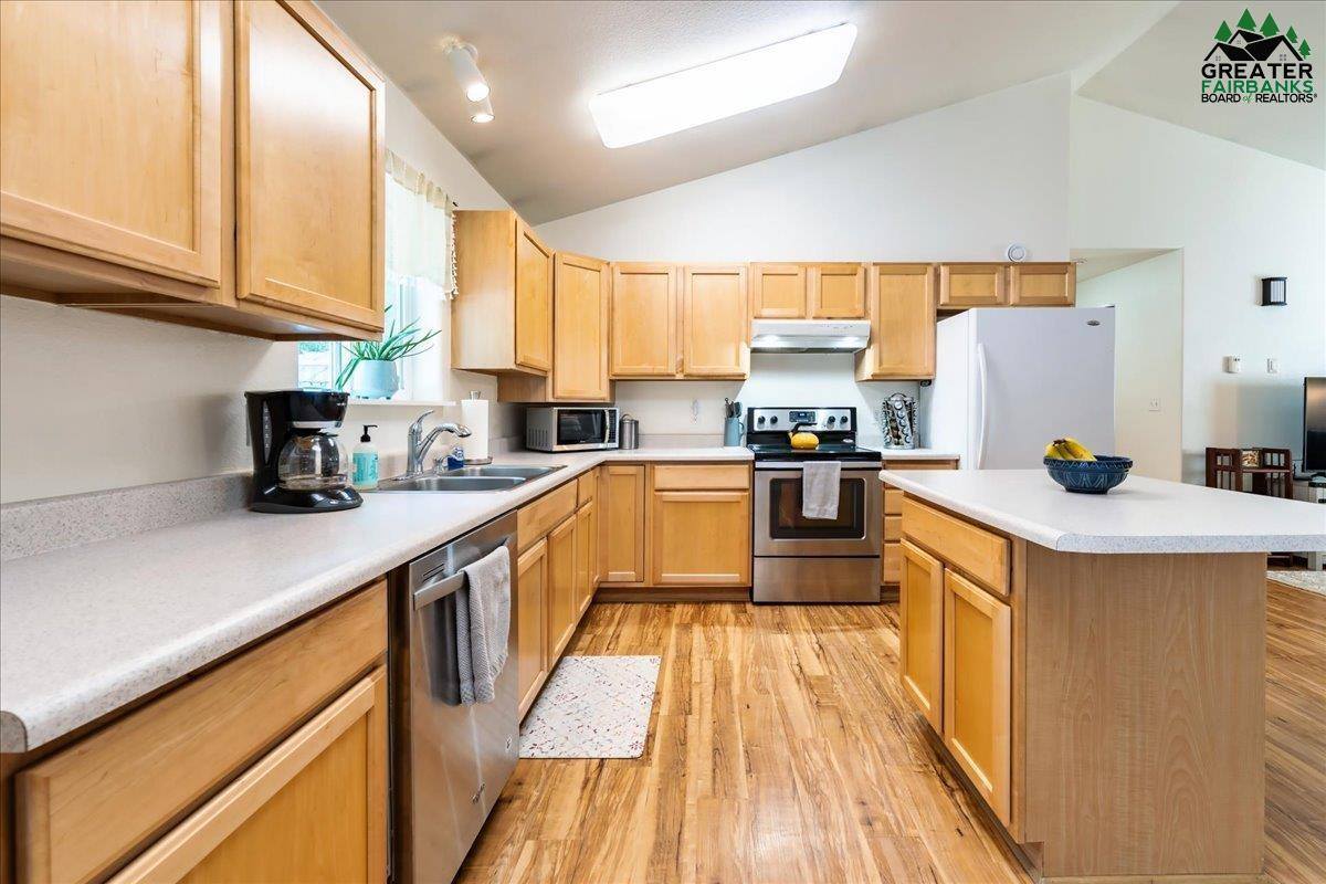 2354 Riddle Court, North Pole, AK 99705