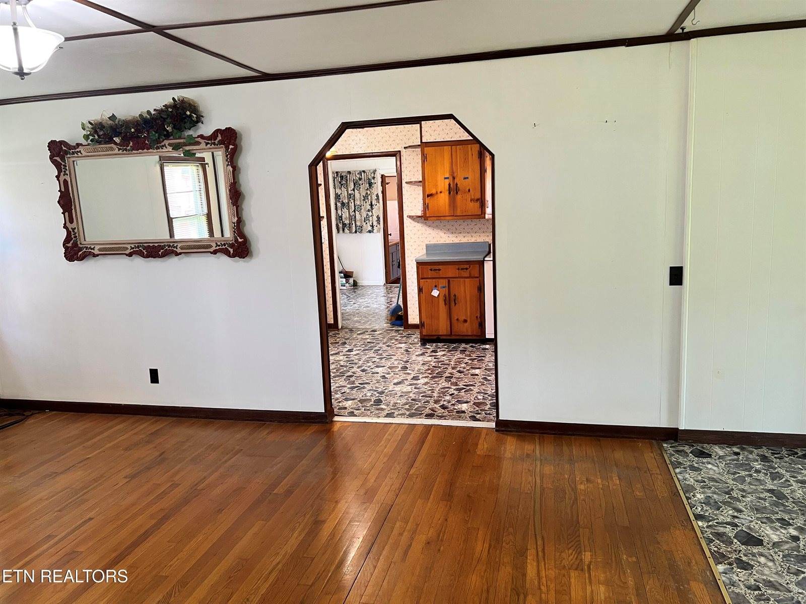 1517 County Road 250, Niota, TN 37826