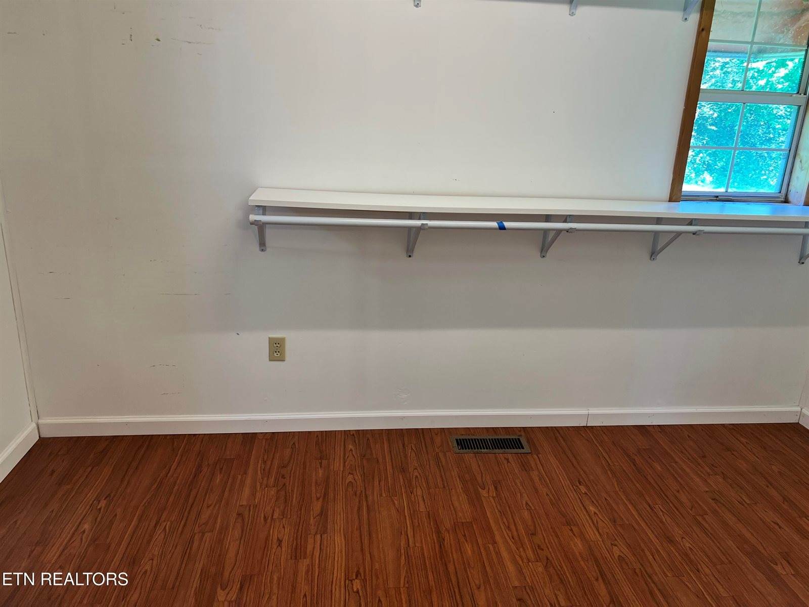 1517 County Road 250, Niota, TN 37826