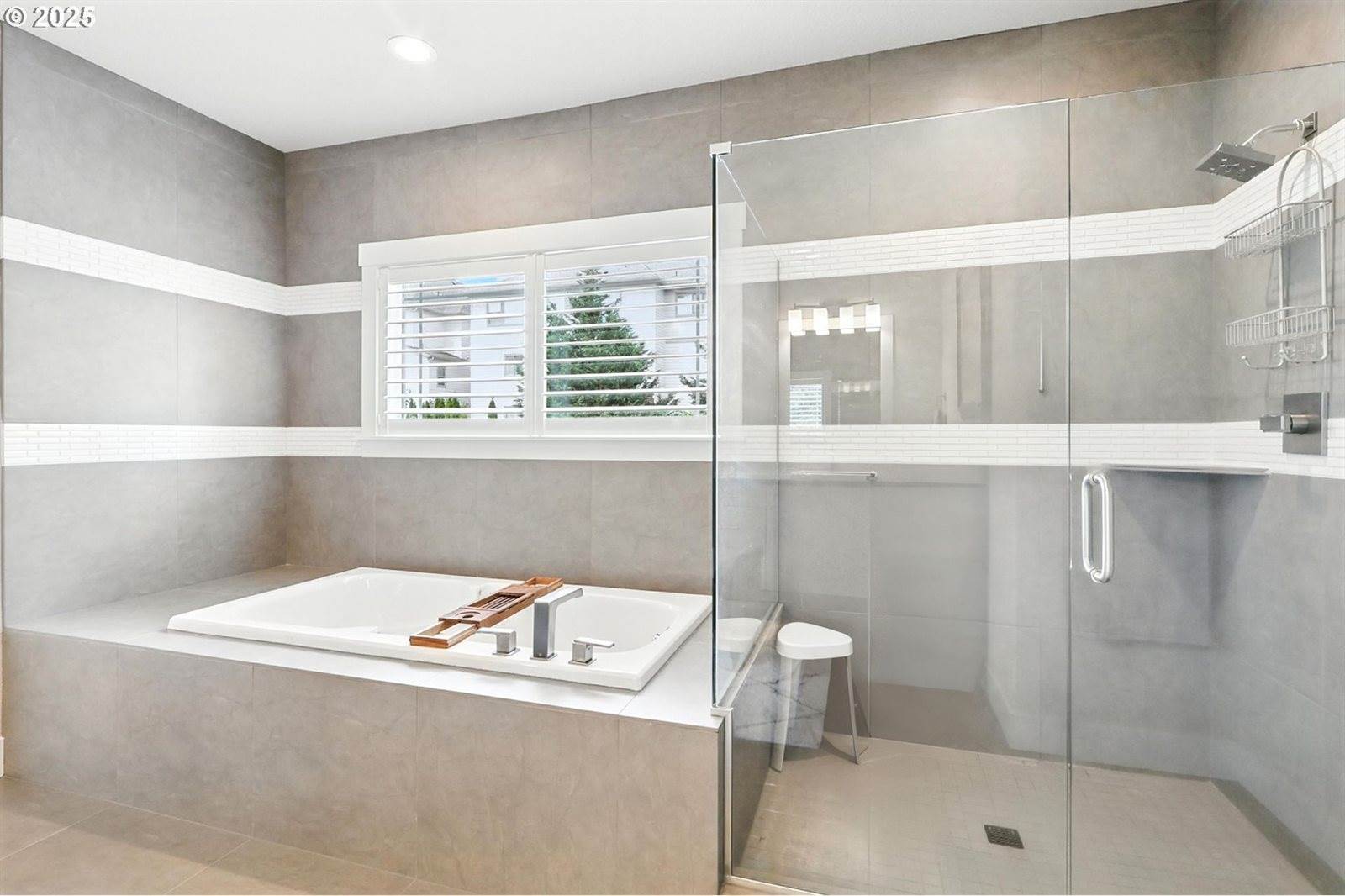 15261 SW Seine Dr, Tigard, OR 97224