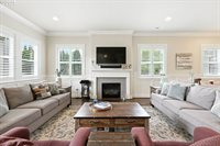 15261 SW Seine Dr, Tigard, OR 97224