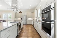 15261 SW Seine Dr, Tigard, OR 97224