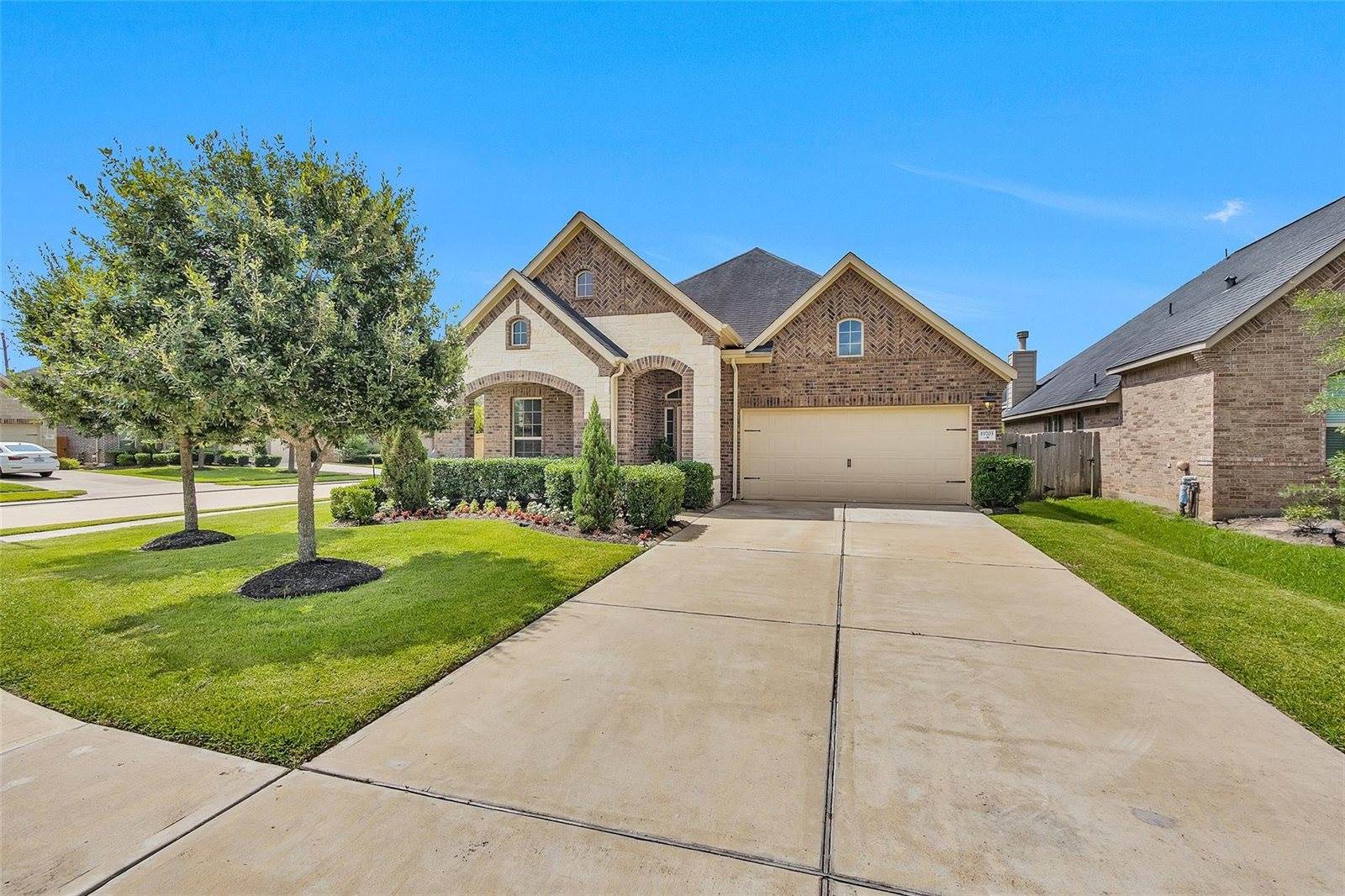 19703 Lakeside Pointe Court, Richmond, TX 77407