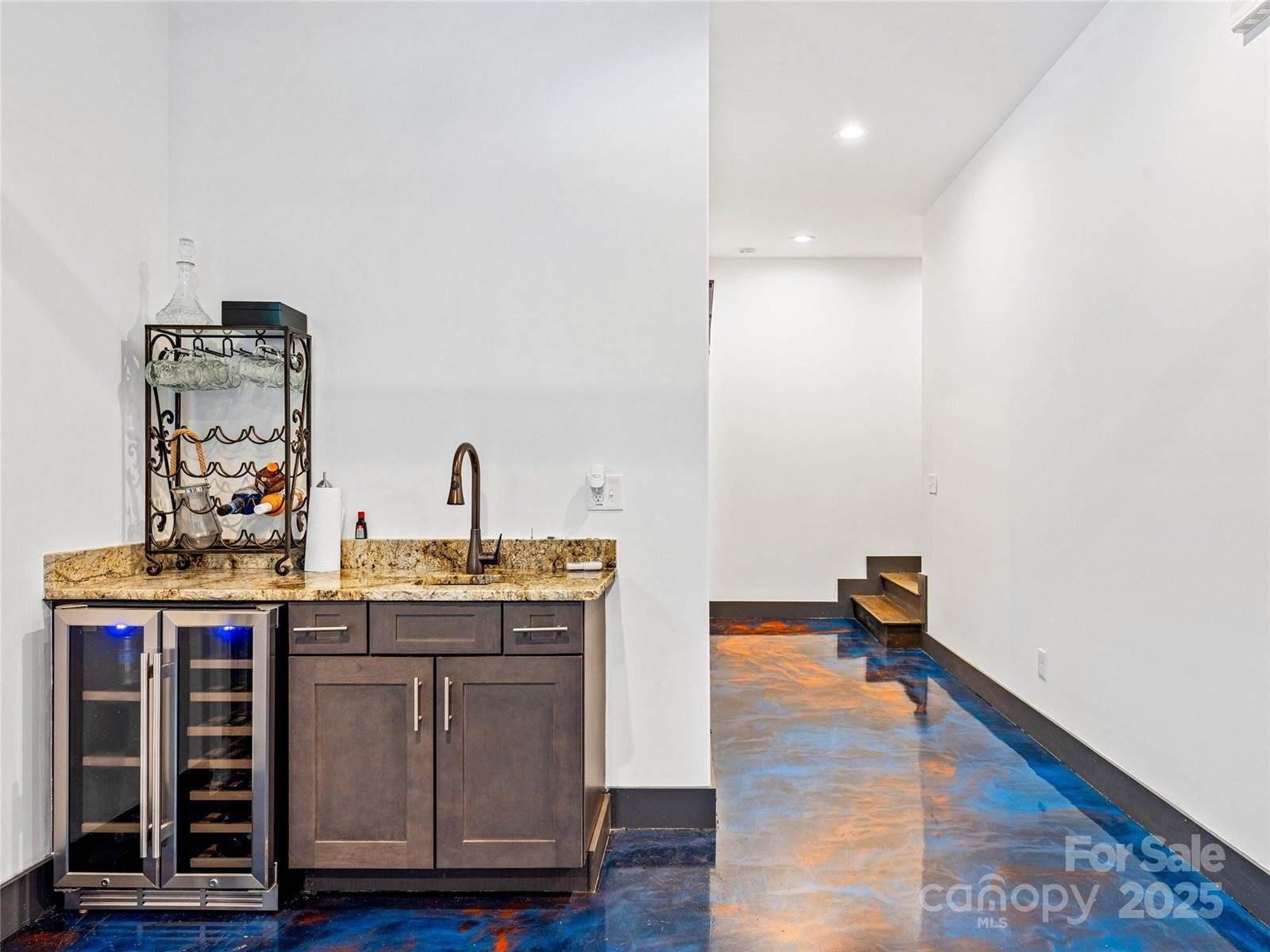 52 Pinedale Road, Asheville, NC 28805