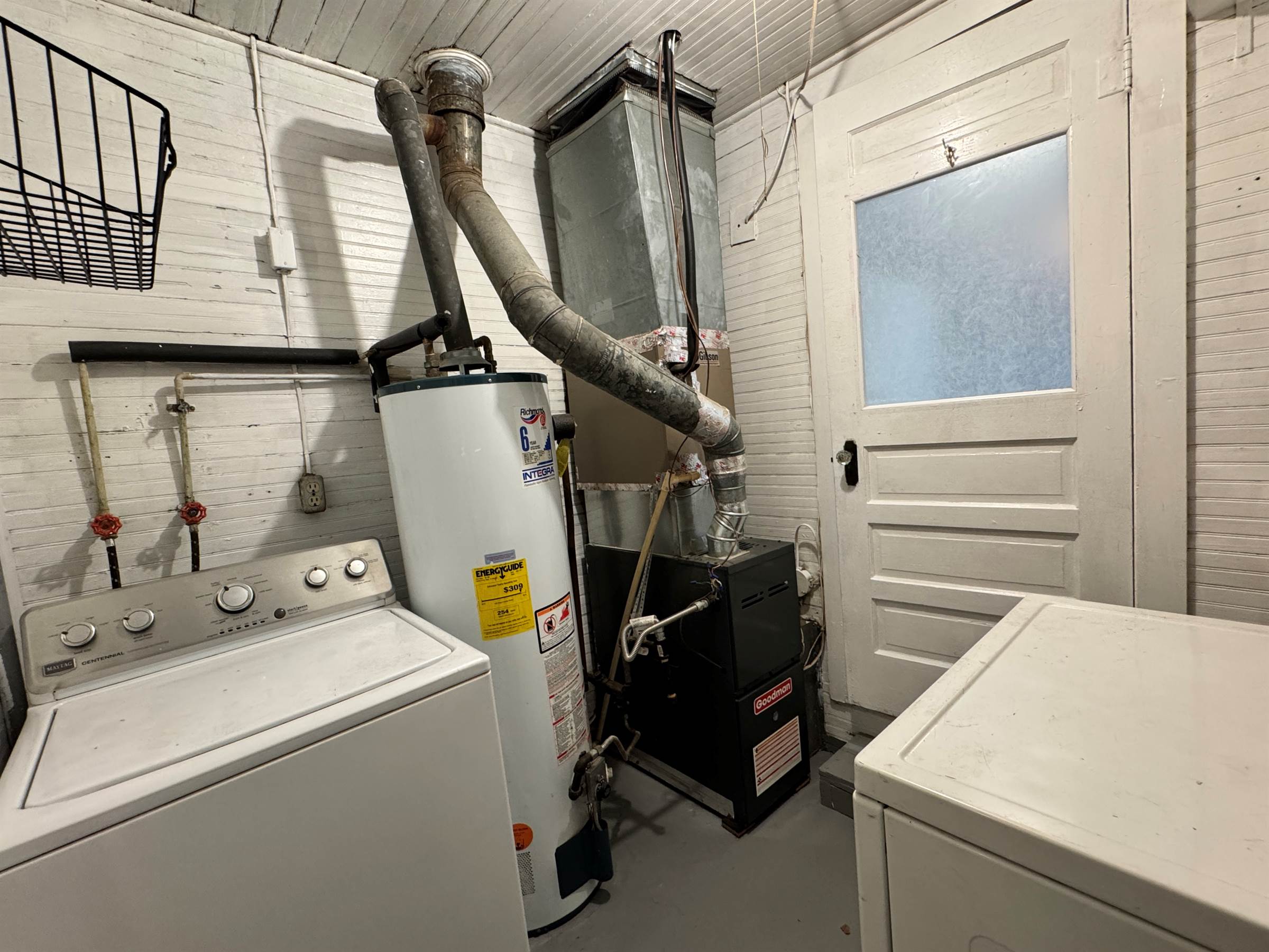 3105 SW Dorr ST, Topeka, KS 66604