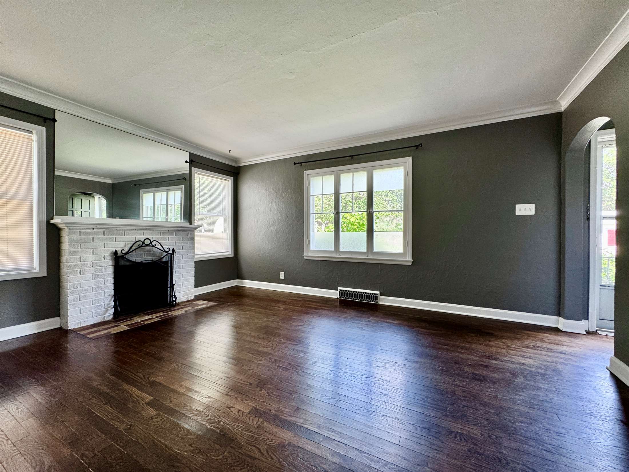 3105 SW Dorr ST, Topeka, KS 66604