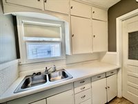 3105 SW Dorr ST, Topeka, KS 66604