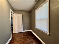 3105 SW Dorr ST, Topeka, KS 66604