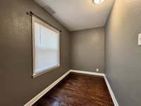 3105 SW Dorr ST, Topeka, KS 66604