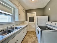 3105 SW Dorr ST, Topeka, KS 66604