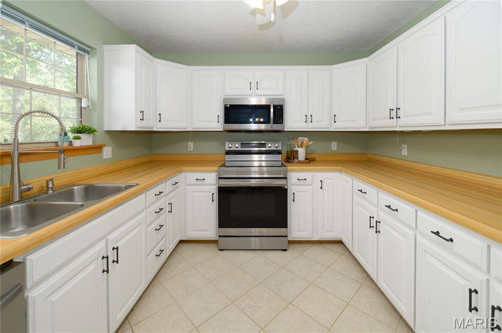 13974 Cherry Drive, Plato, MO 65552