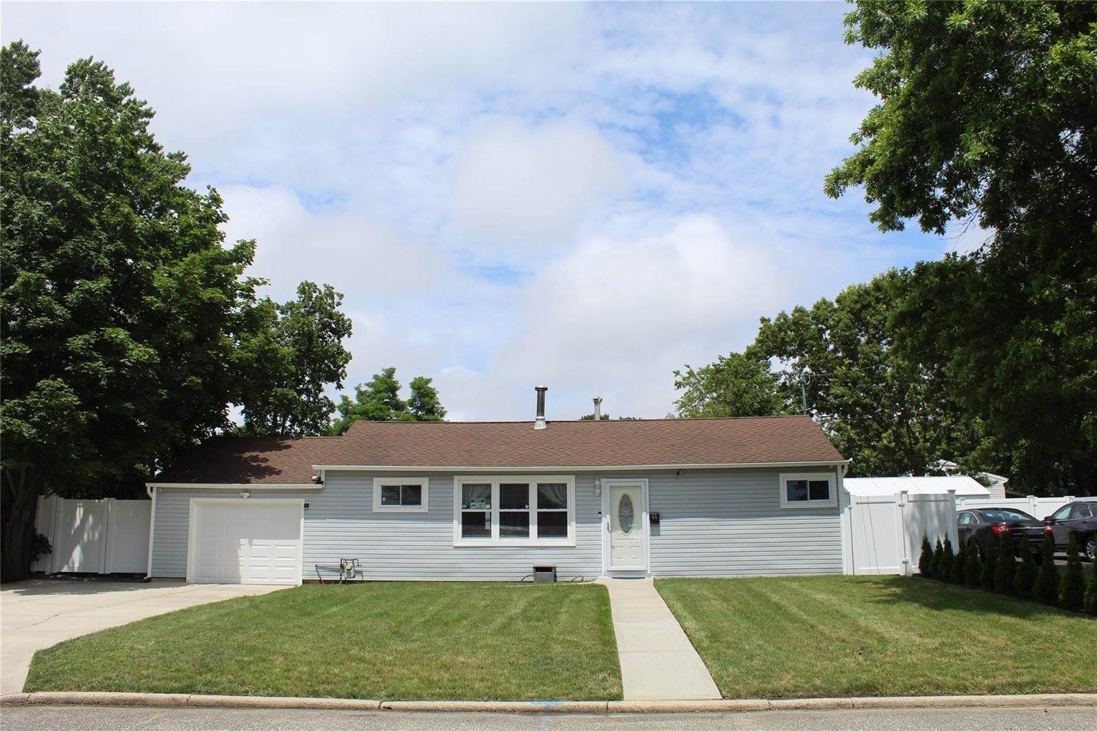 45 Tamarack Street, Islip, NY 11722