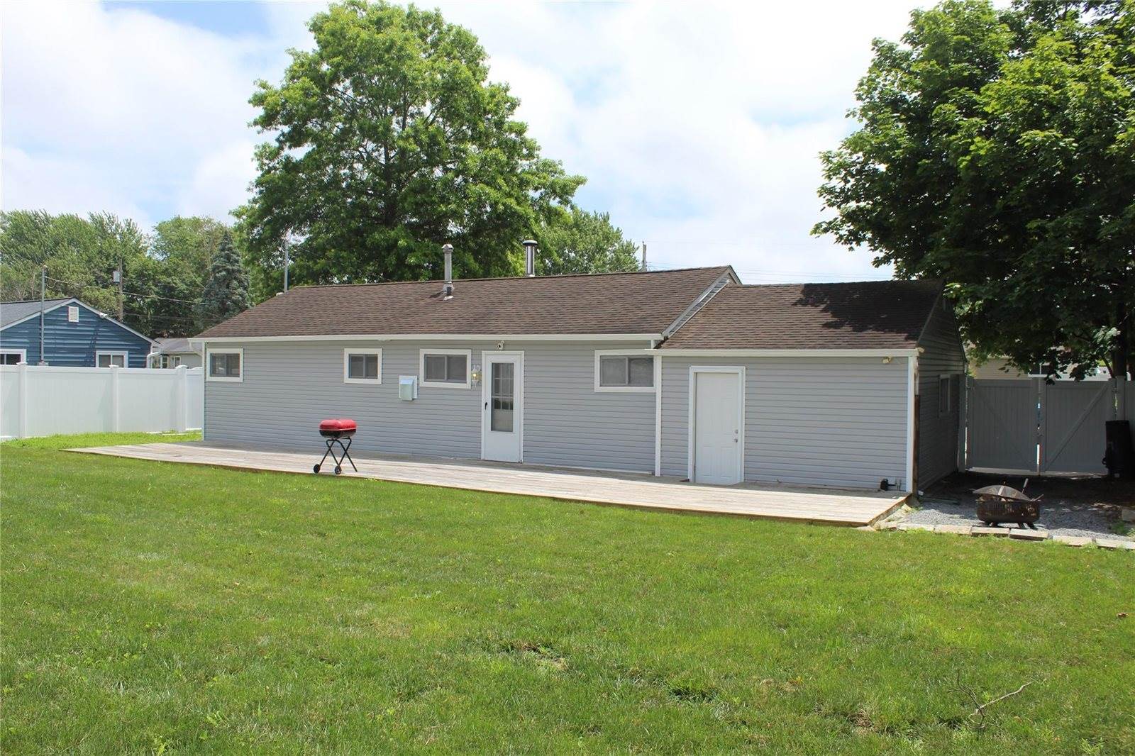 45 Tamarack Street, Islip, NY 11722