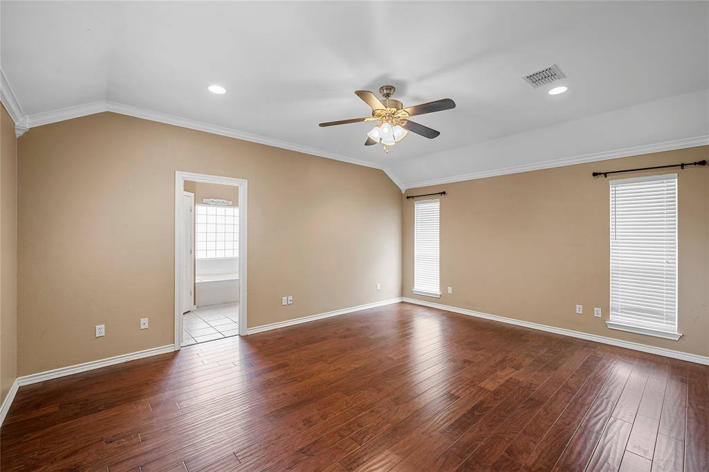 1204 Darbyton Drive, Hewitt, TX 76643