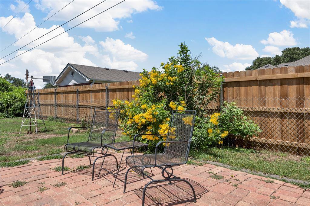 1204 Darbyton Drive, Hewitt, TX 76643