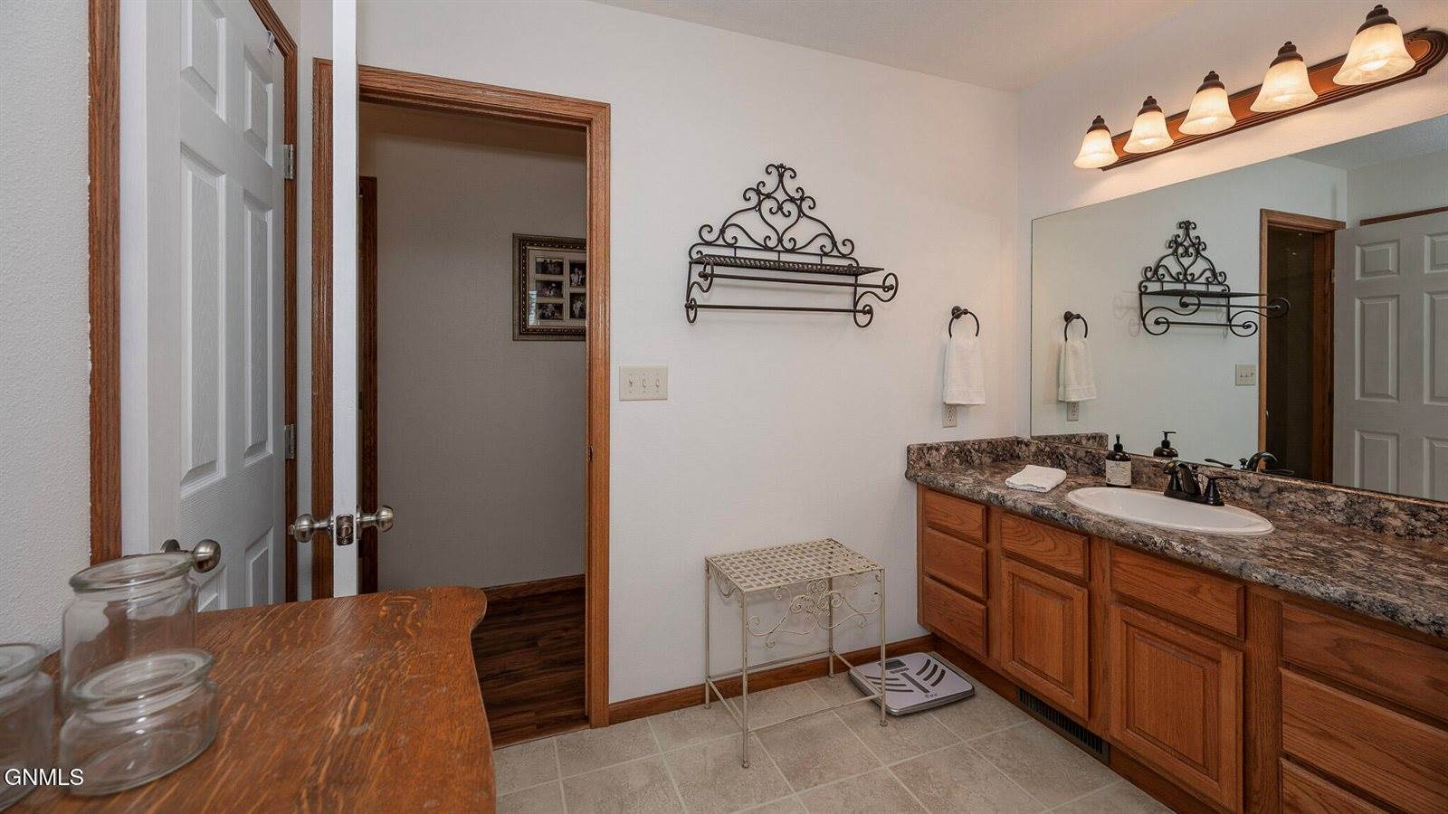 3616 Southridge Lane, Bismarck, ND 58504