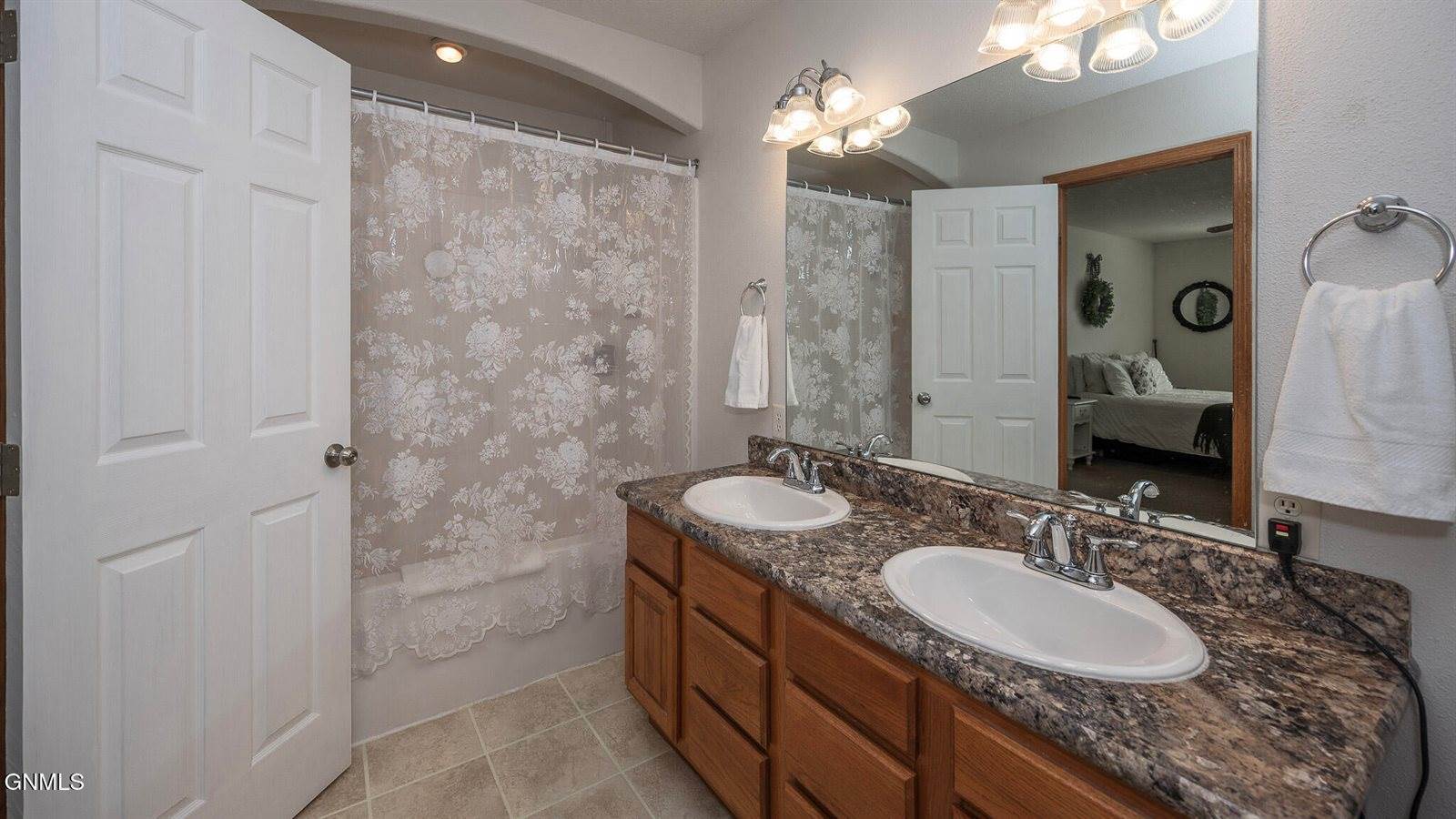 3616 Southridge Lane, Bismarck, ND 58504