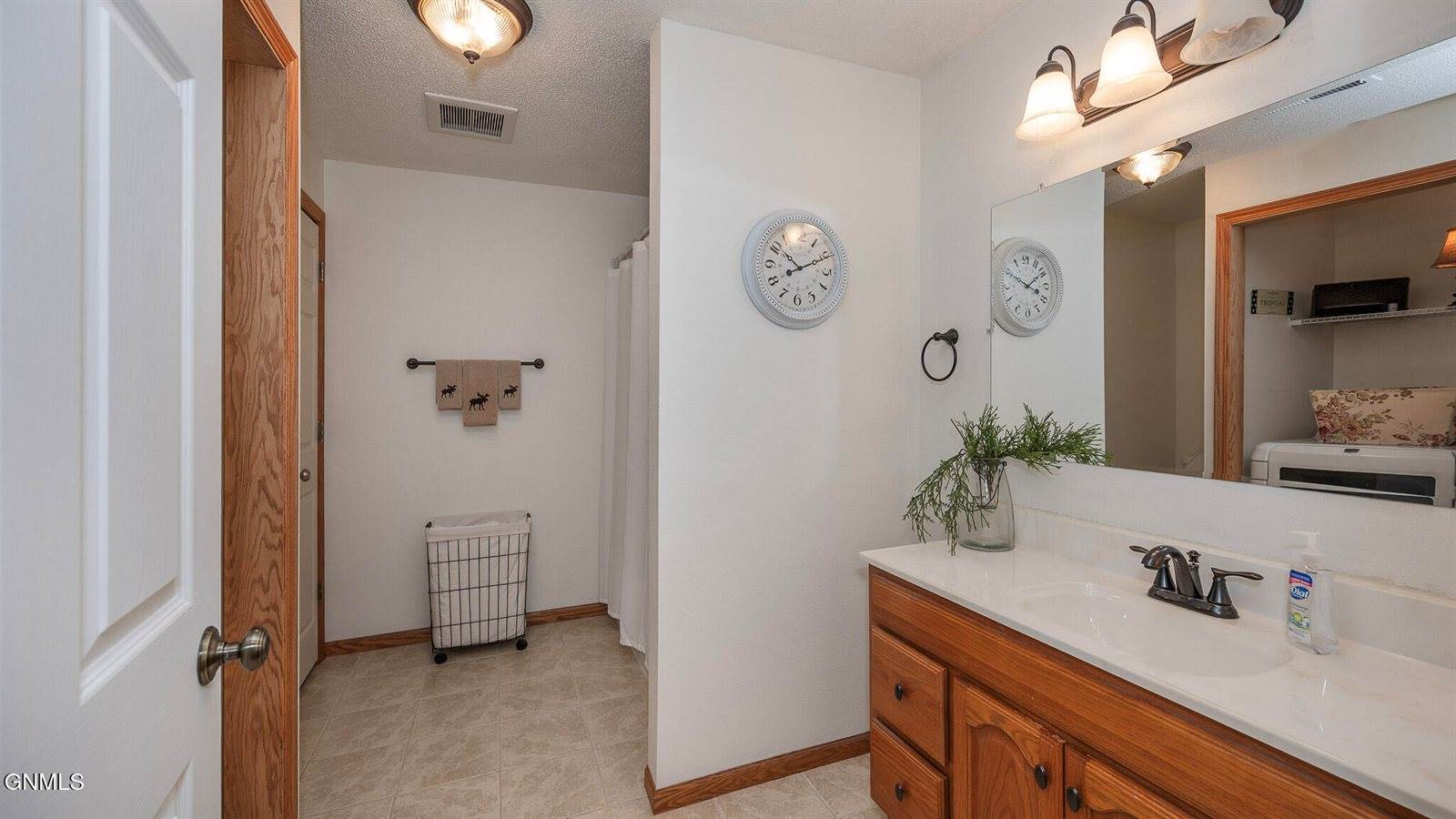 3616 Southridge Lane, Bismarck, ND 58504