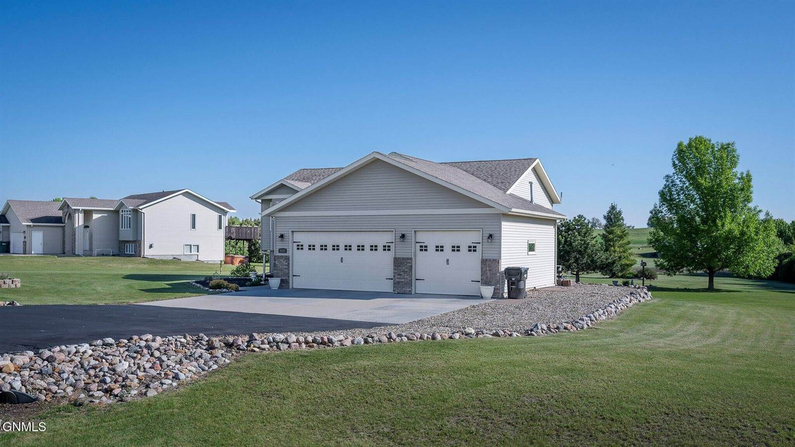 3616 Southridge Lane, Bismarck, ND 58504