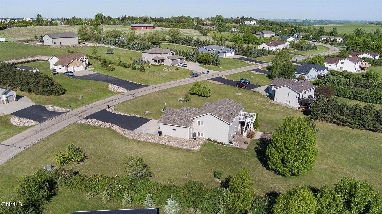 3616 Southridge Lane, Bismarck, ND 58504