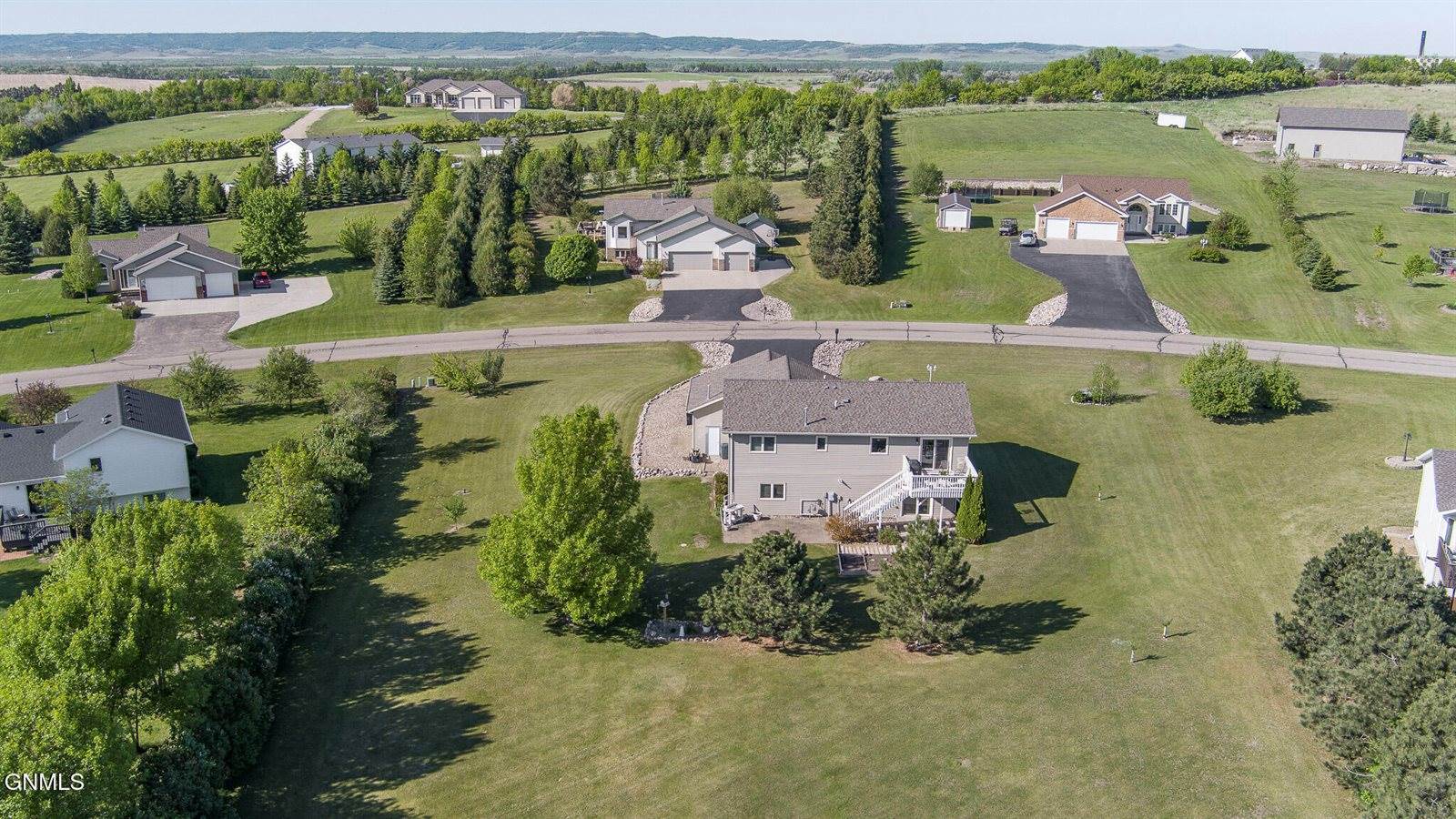 3616 Southridge Lane, Bismarck, ND 58504