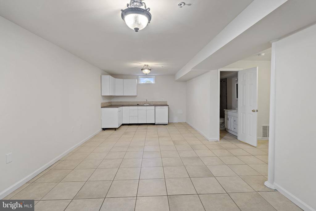 8701 Lindendale Drive, Laurel, MD 20707