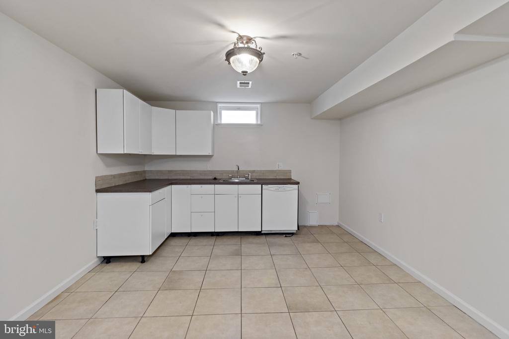 8701 Lindendale Drive, Laurel, MD 20707