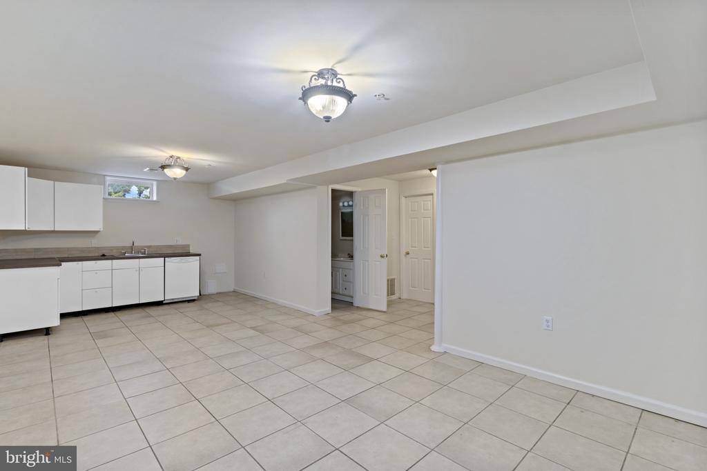 8701 Lindendale Drive, Laurel, MD 20707