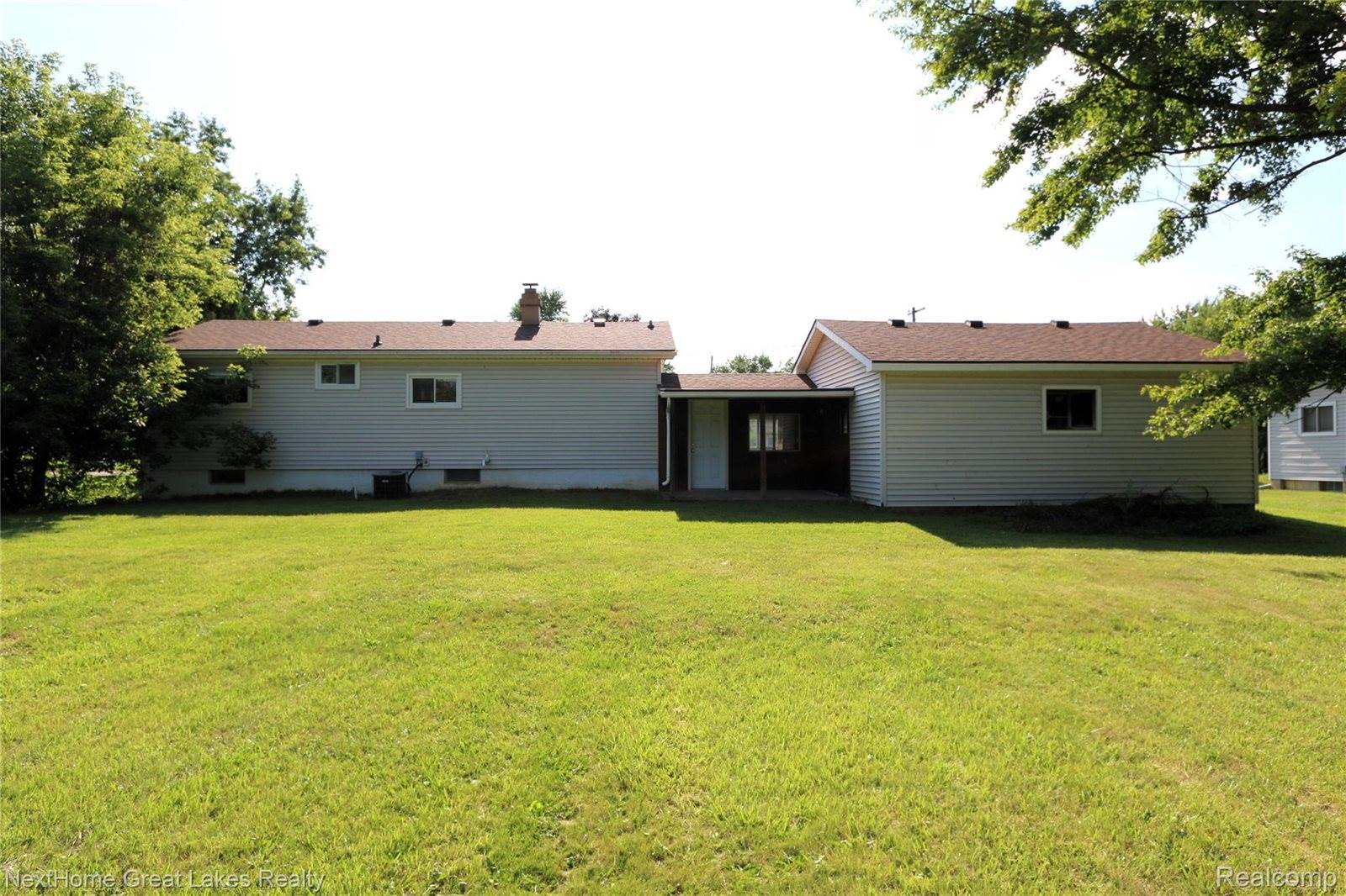 5389 Robin Drive, GrandBlanc, MI 48439