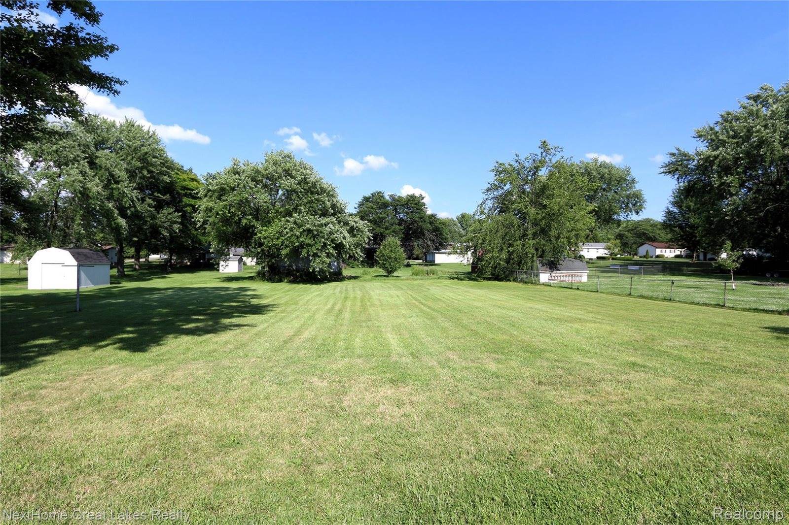 5389 Robin Drive, GrandBlanc, MI 48439