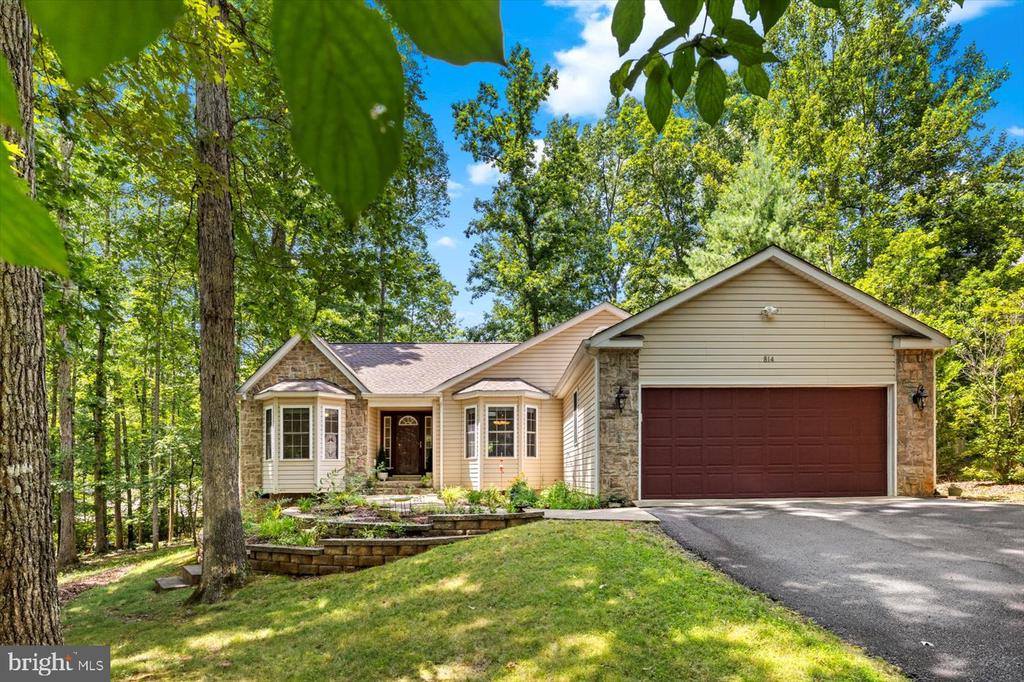 814 Eastover Pkwy, Locust Grove, VA 22508