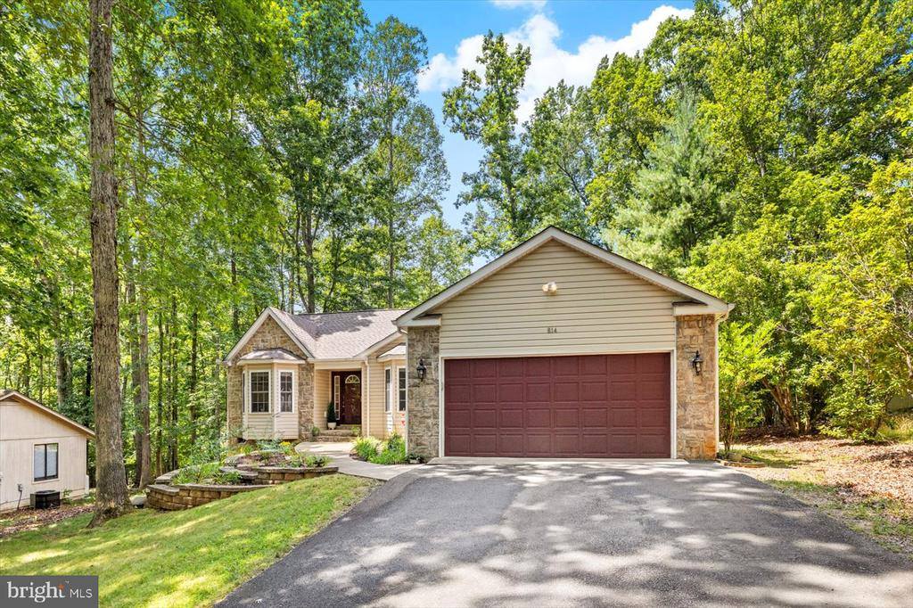 814 Eastover Pkwy, Locust Grove, VA 22508