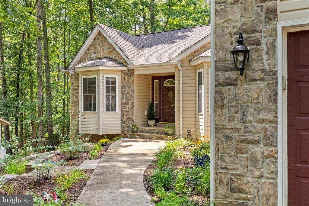 814 Eastover Pkwy, Locust Grove, VA 22508