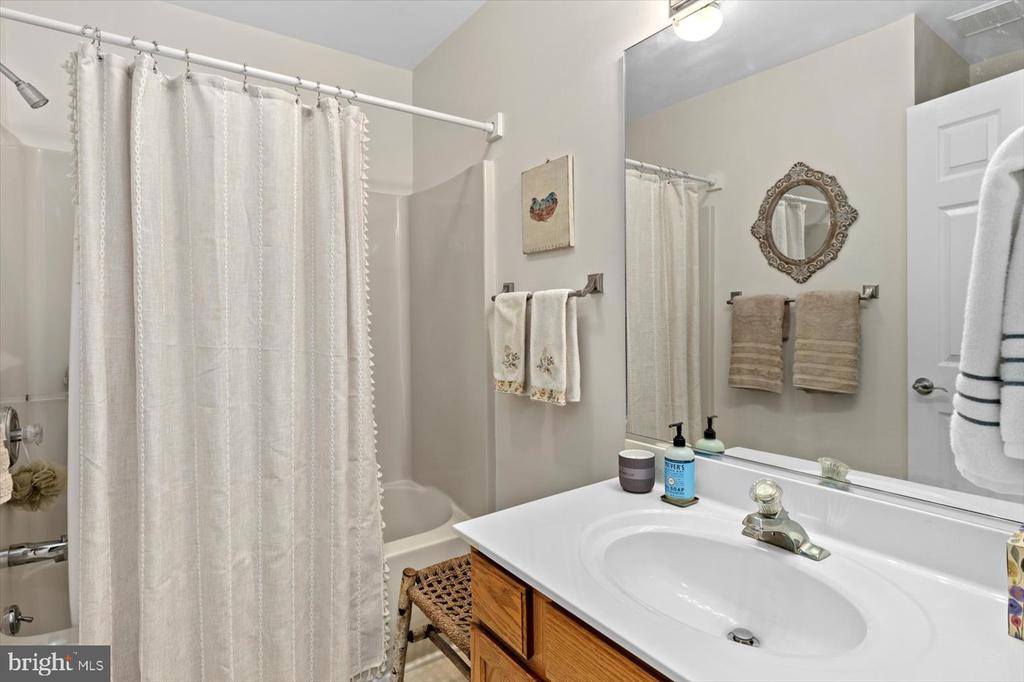 814 Eastover Pkwy, Locust Grove, VA 22508