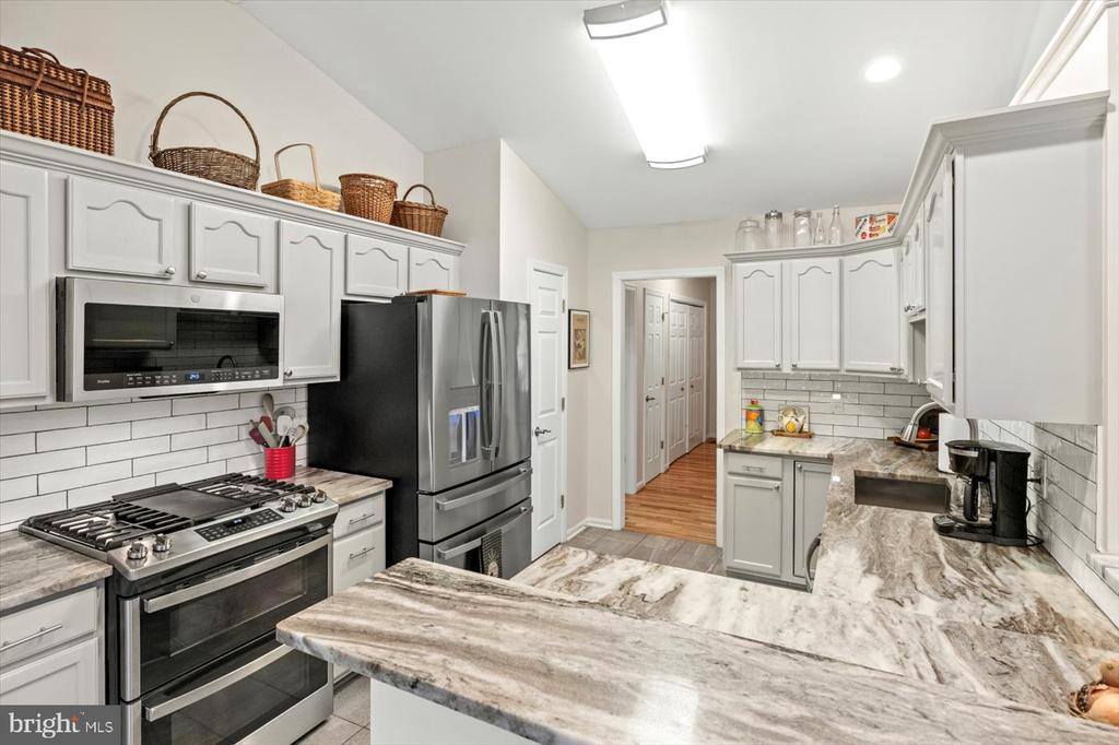 814 Eastover Pkwy, Locust Grove, VA 22508