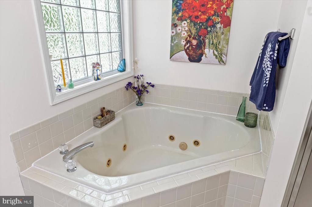 814 Eastover Pkwy, Locust Grove, VA 22508