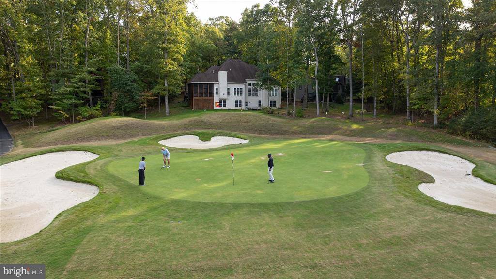 814 Eastover Pkwy, Locust Grove, VA 22508