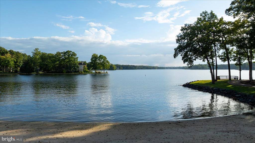 814 Eastover Pkwy, Locust Grove, VA 22508